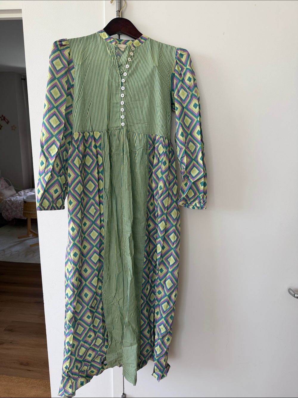 Green Printed Long-Sleeve Maxi Dress